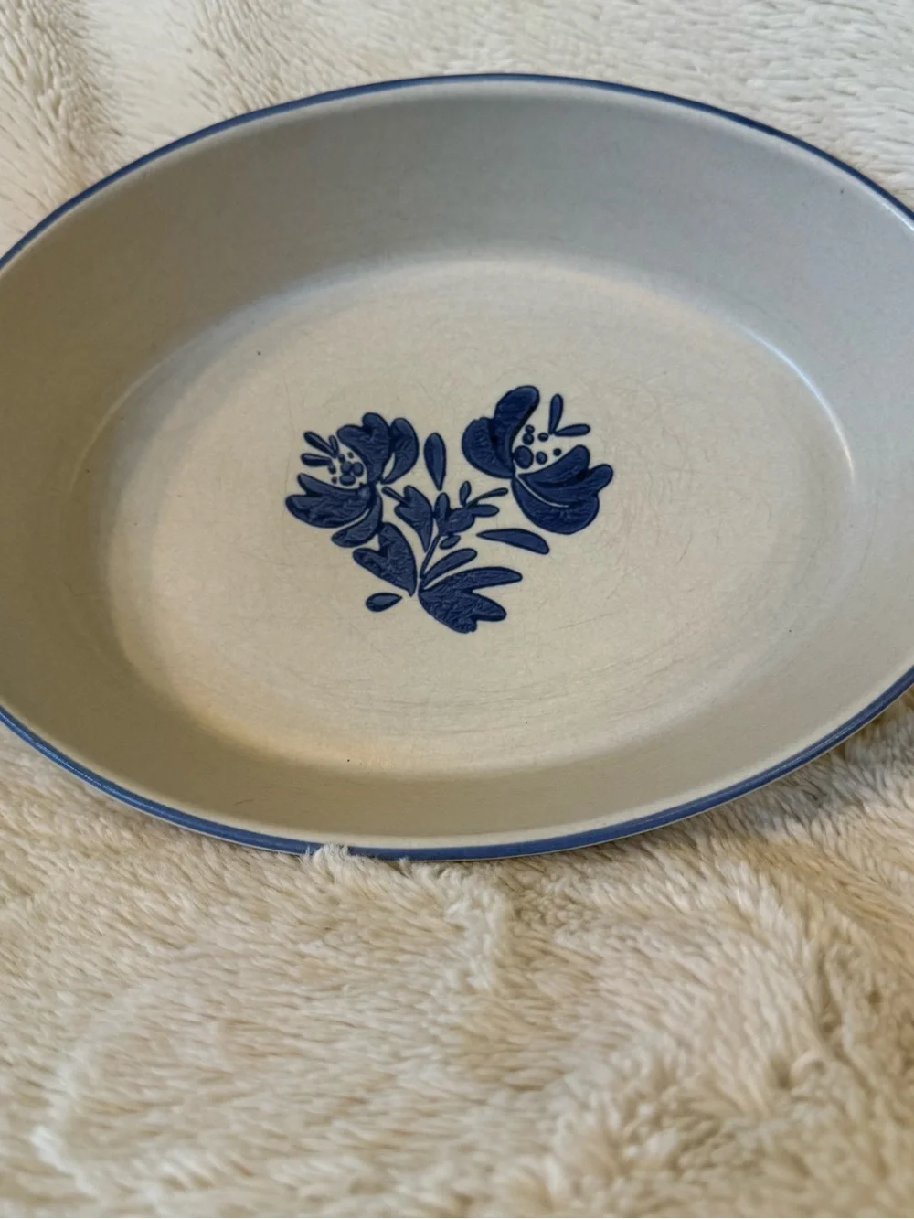 Pfaltzgraff Yorktowne Oval Baking Serving Dish 10 x 7 Casserole Vegetable Bowl